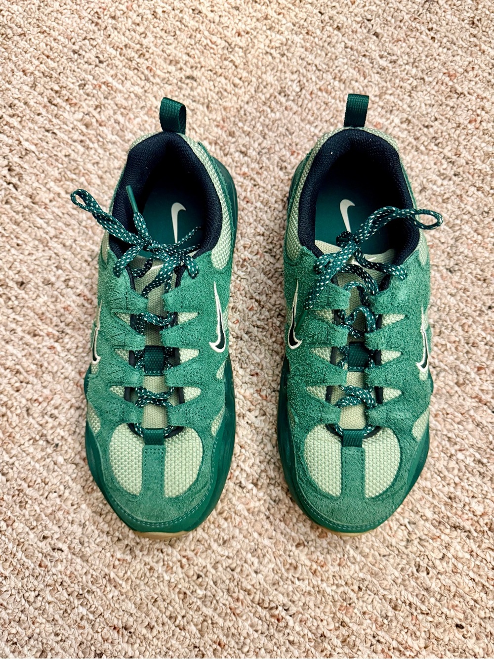 Nike Tech Hera Oil Green/Black Fir/Coconut Milk